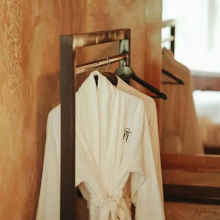 Thethi Hotel 4*